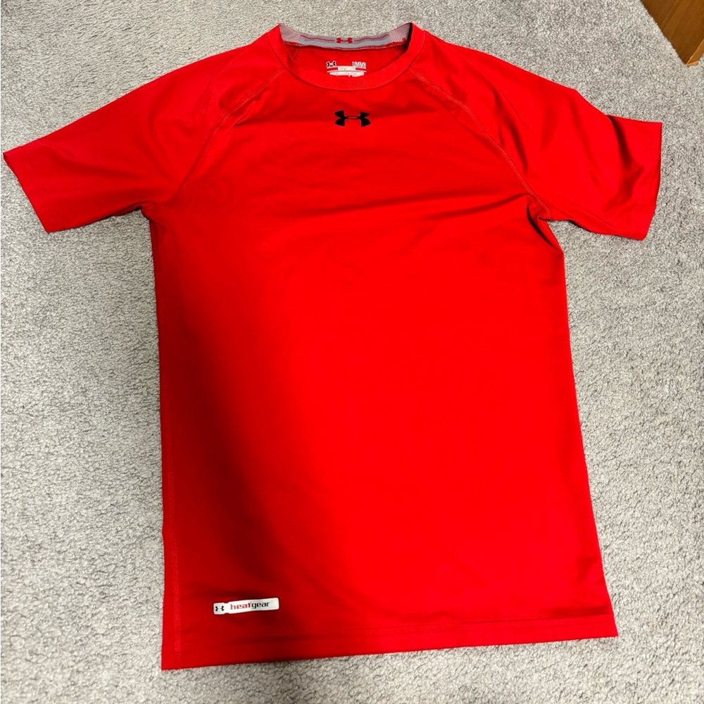 Men’s Large Red Under Armour heatgear Short Sleeve fitted compression shirt